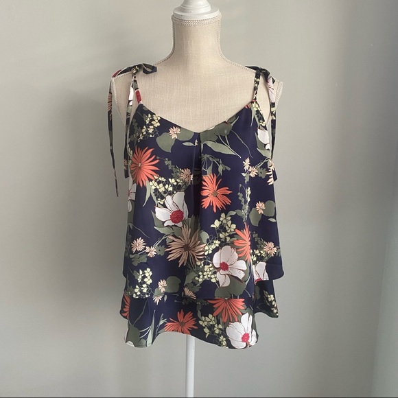🎉 HP 🎉 NWT BR Navy Floral Print Tie Shoulder Tiered Top, Size Small - Picture 12 of 16
